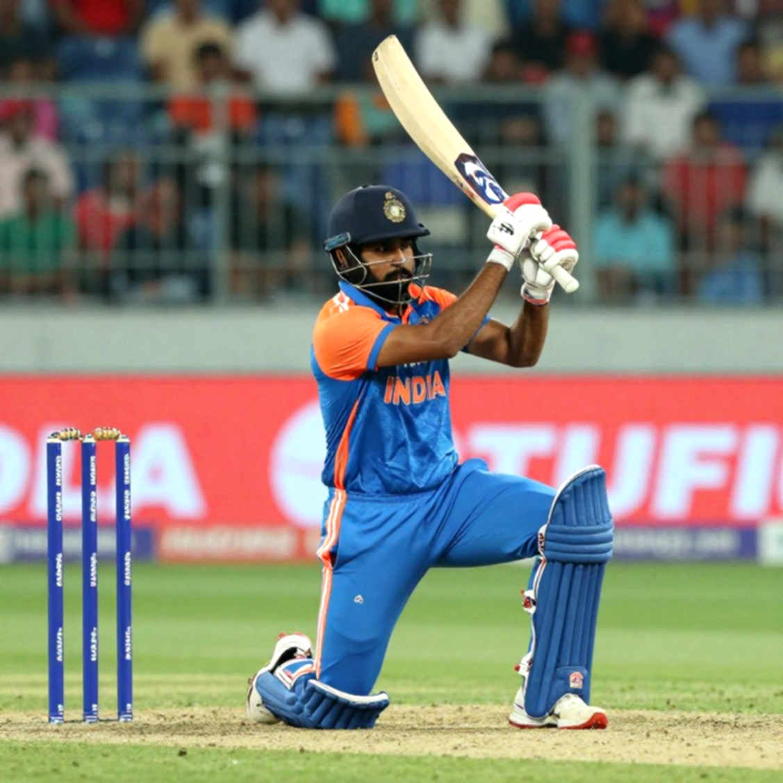 ससेक्स का 'रीस्ट्रक्चर' नहीं, वेतन सीमा की मजबूरी है: किर्टली के जाने की असली कहानी