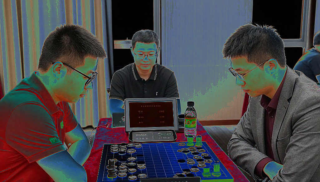 ChessBase Magazine #225: कवर पर यूरोपीय क्लब कप, पन्नों पर प्राग — एक रेफरी की कागज़ी जाँच