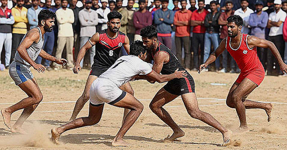 कबड्डी: मिट्टी के अखाड़े से प्राइम टाइम तक — भारत के स्वदेशी खेल की पूरी तस्वीर